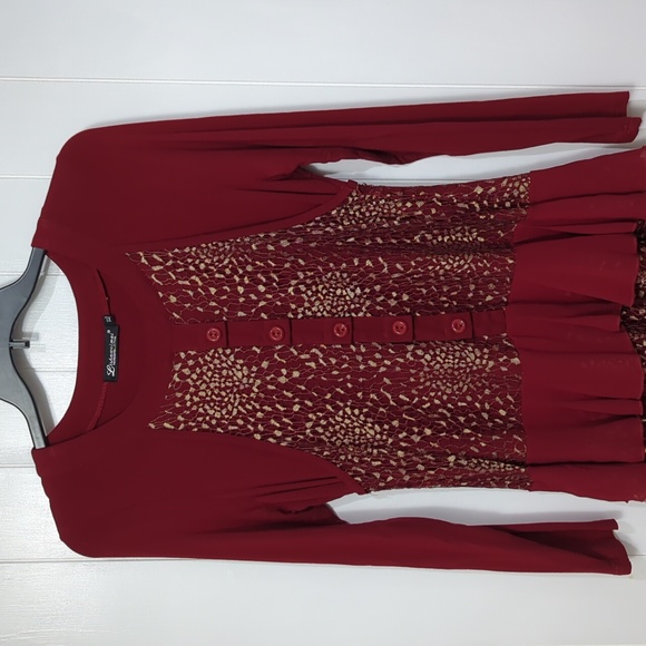 ❤️5/$25 Like New Lishaweimei Red and Gold Lace Dress - Picture 2 of 6